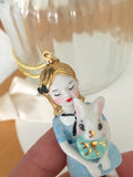 Alice in Wonderland: porcelain doll necklace  .. Alice: sautoir poupées en porcelaine