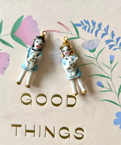 mini Alice in Wonderland- porcelain doll necklace .. mini Alice - collier en porcelaine