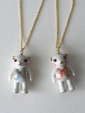 Porcelain Teddy Bear necklace with bow, big .. Sautoir ours en porcelaine , avec ruban