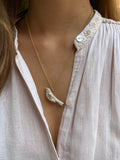 Tiny porcelaine bird necklace .. collier petit oiseau en porcelaine