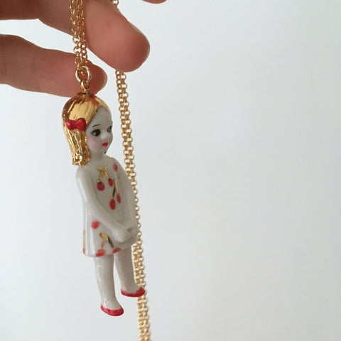 Cherry porcelain doll necklace - Cerise .. Cerise sautoir poupée en porcelaine