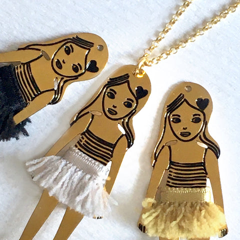 The Carose Flapperina doll necklace yellow