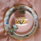 Miniature rabbit porcelain ring .. Bague mini lapin en porcelaine