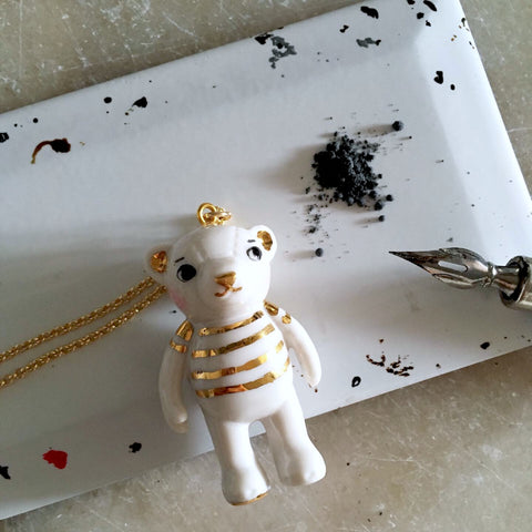 Big Teddy Bear Porcelain necklace with gold stripes .. Grand Teddy sautoir en porcelaine - marinière or