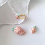 Miniature strawberry porcelain earrings .. Boucles d'oreilles mini fraises en porcelaine