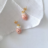 Miniature strawberry porcelain earrings .. Boucles d'oreilles mini fraises en porcelaine